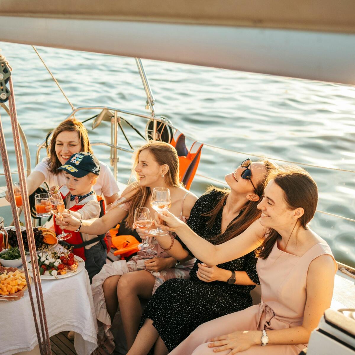 Vacaciones con amigos en Benidorm: Guía práctica para grupos